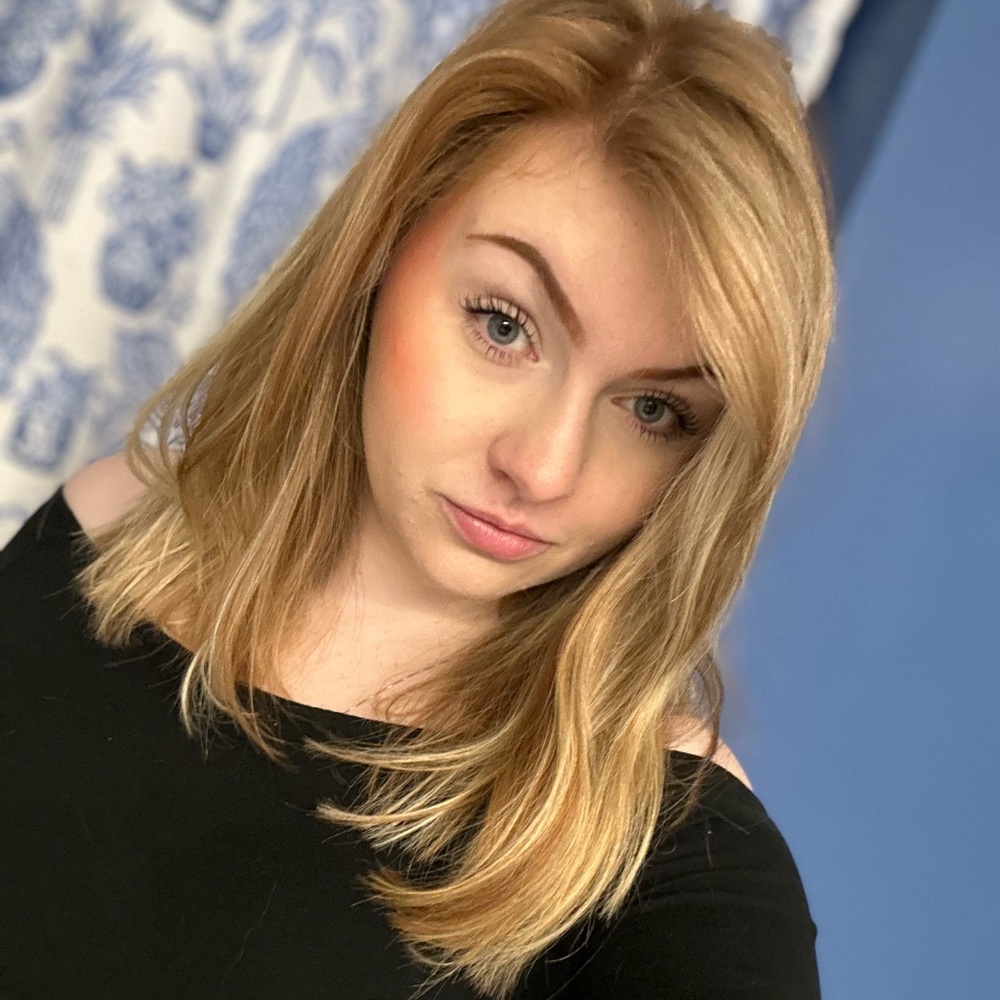 Meet your Posher, Danielle